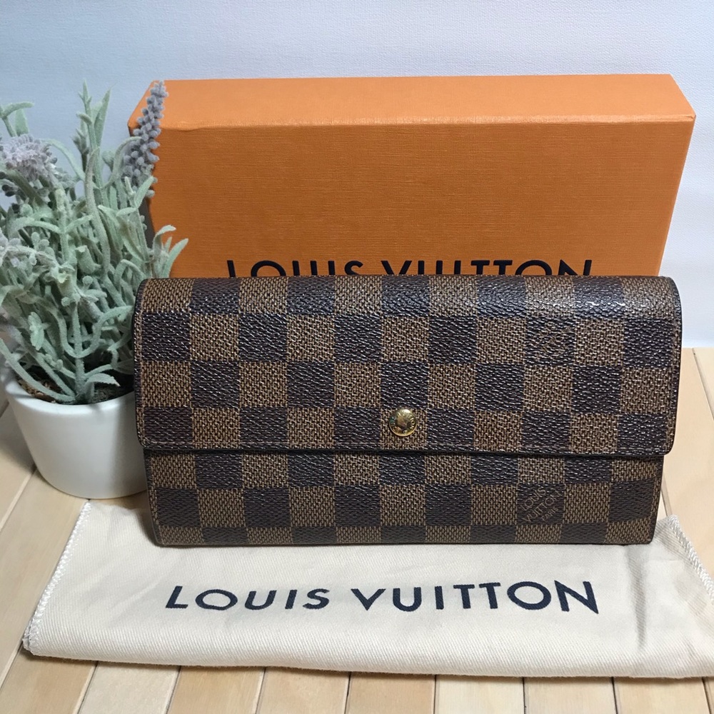 Louis Vuitton Sarah Wallet